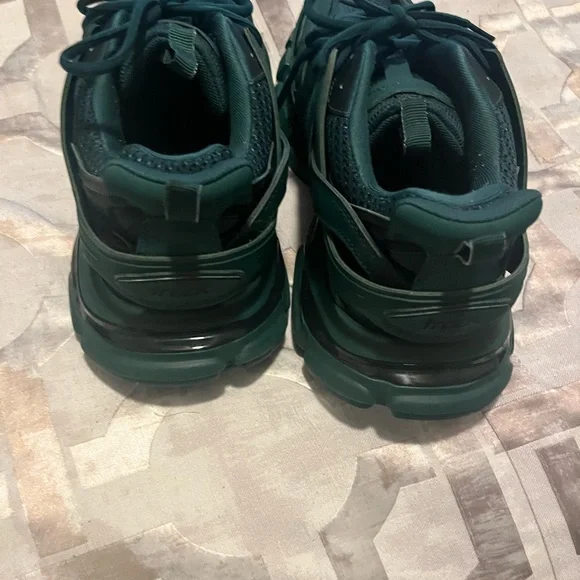 Balenciaga tracks “green” size 43/11 amazing condition